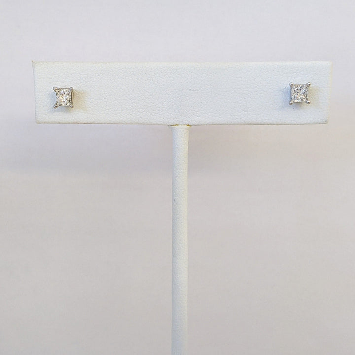 14K WHITE .46 CARAT TOTAL WEIGHT SI2 E-F DIAMOND PRINCESS CUT (2) ESTATE STUD EARRINGS 0.8 GRAMS