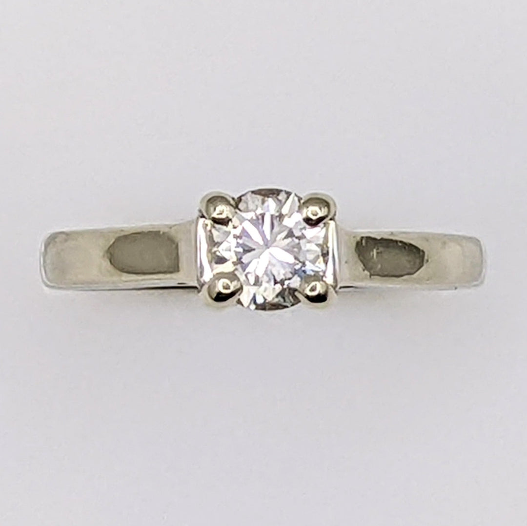 14K WHITE .56 CARAT TOTAL VVS2 J DIAMOND ROUND 4-PRONG ESTATE SOLITAIRE RING 3.1 GRAMS