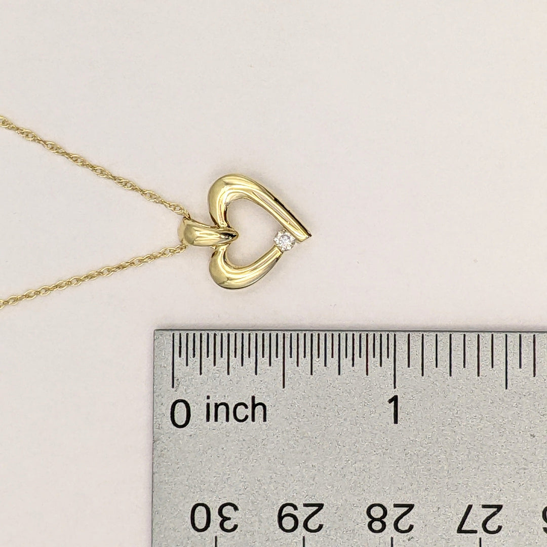 14K .05 CARAT TOTAL DIAMOND ROUND HEART ESTATE PENDANT & CHAIN 2.4 GRAMS