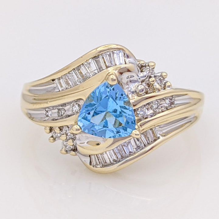 14K BLUE TOPAZ TRILLION 5.5MM WITH ROUND/BAGUETTE MELEE ESTATE RING 4.7 GRAMS