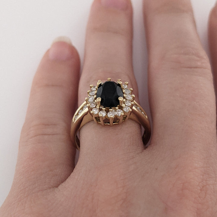 14K ONYX OVAL 6X8 WITH .50 DIAMOND TOTAL WEIGHT ESTATE HALO RING 3.7 GRAMS