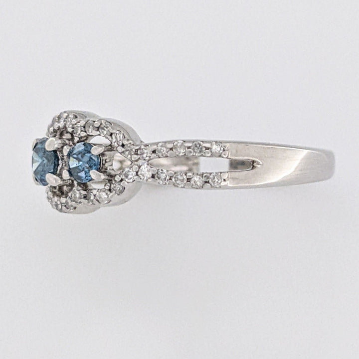 10K WHITE .51 CARAT TOTAL WEIGHT DIAMOND ROUND (3) BLUE WITH (46) WHITE ROUND ESTATE RING 2.3 GRAMS