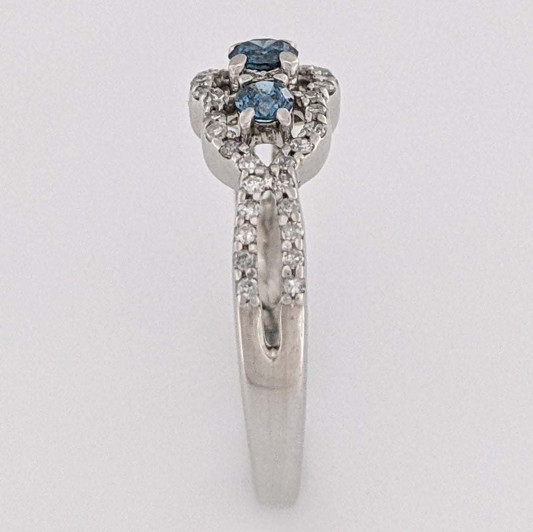 10K WHITE .51 CARAT TOTAL WEIGHT DIAMOND ROUND (3) BLUE WITH (46) WHITE ROUND ESTATE RING 2.3 GRAMS