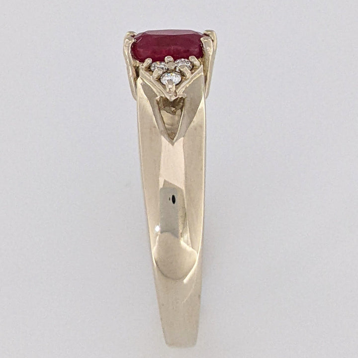 18K WHITE RUBY OVAL 4X6 WITH (6) MELEE ESTATE RING 4.5 GRAMS