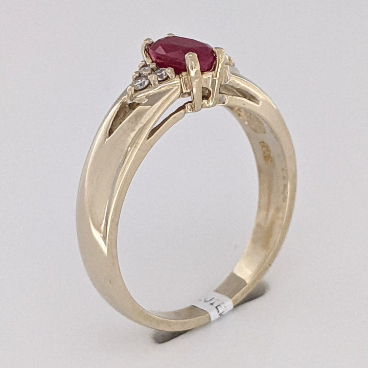 18K WHITE RUBY OVAL 4X6 WITH (6) MELEE ESTATE RING 4.5 GRAMS
