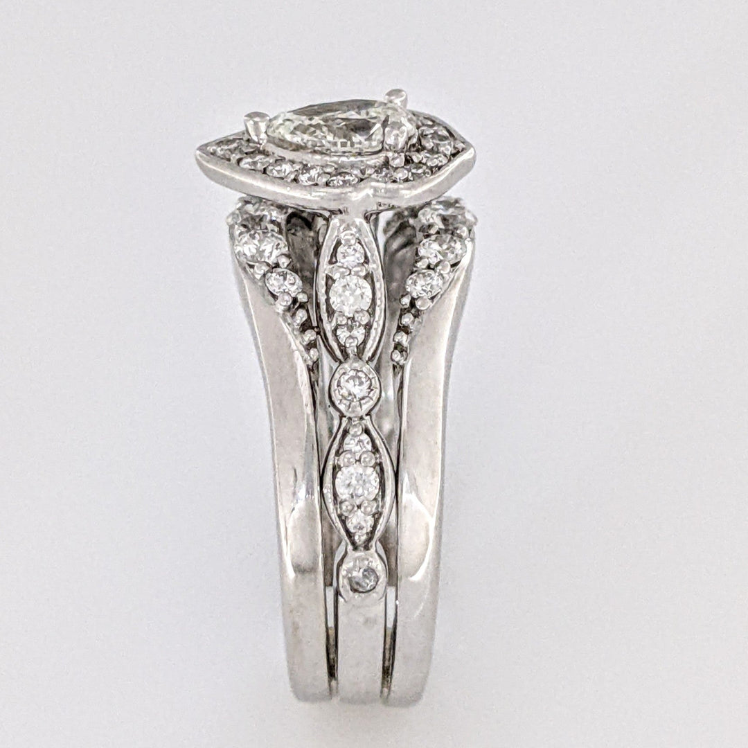 14K WHITE .53 CARAT TOTAL WEIGHT SI1 H-K DIAMOND PEAR WITH (32) ROUND MELEE ESTATE RING 7.5 GRAMS