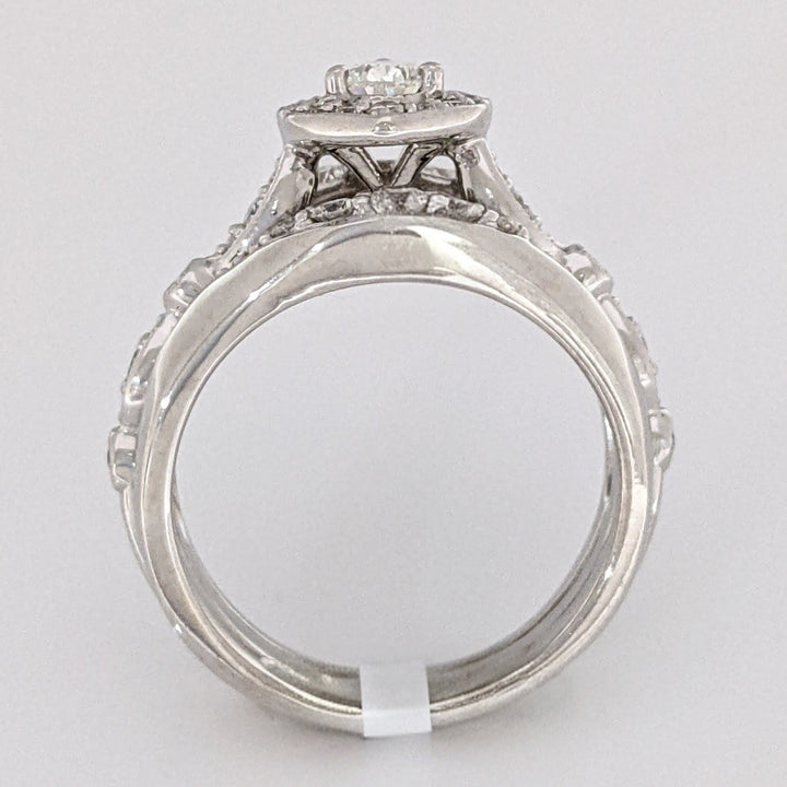 14K WHITE .53 CARAT TOTAL WEIGHT SI1 H-K DIAMOND PEAR WITH (32) ROUND MELEE ESTATE RING 7.5 GRAMS