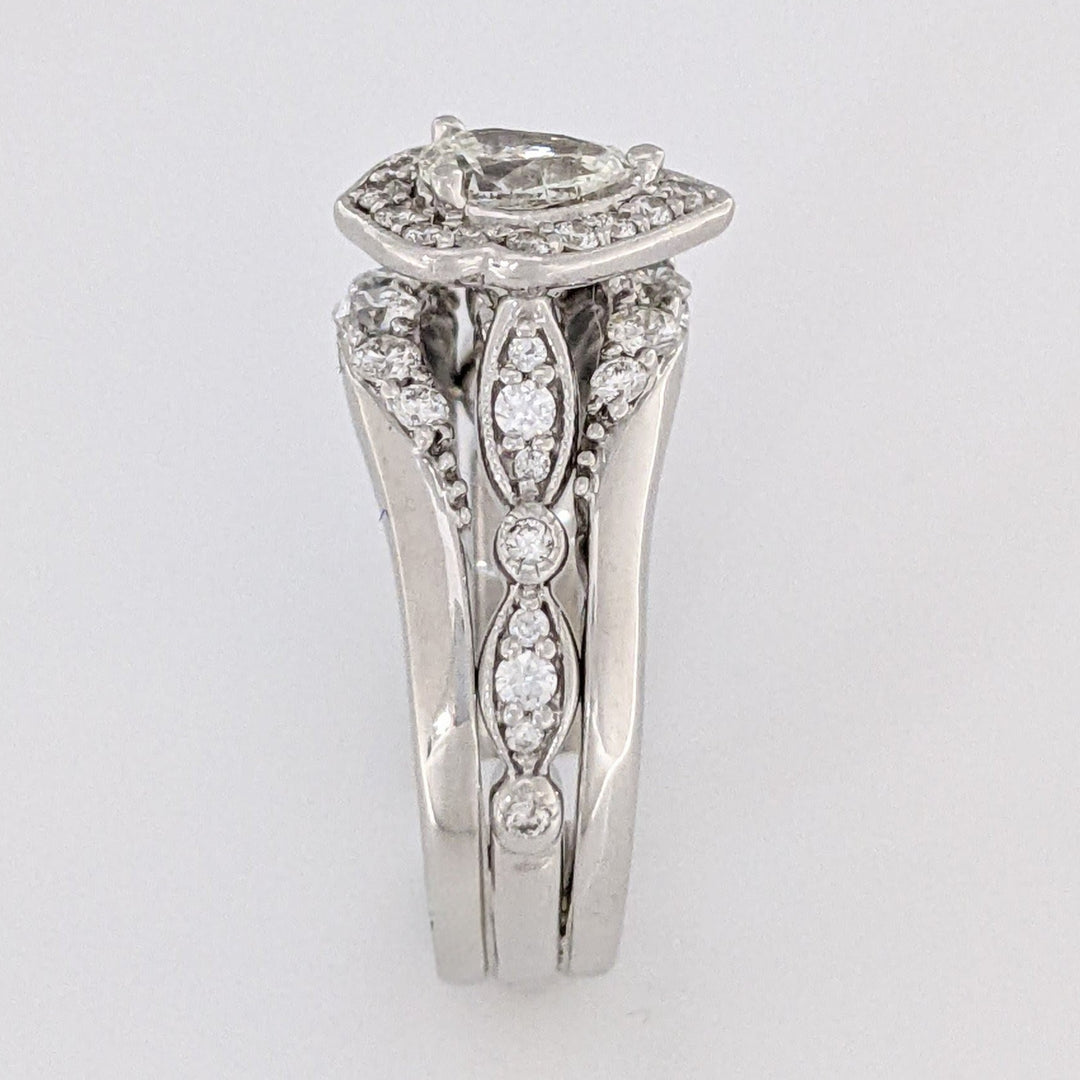 14K WHITE .53 CARAT TOTAL WEIGHT SI1 H-K DIAMOND PEAR WITH (32) ROUND MELEE ESTATE RING 7.5 GRAMS