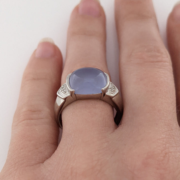 14K WHITE LAVENDER JADE CABOCHON 10X9 WITH (6) MELEE ESTATE RING 4.9 GRAMS