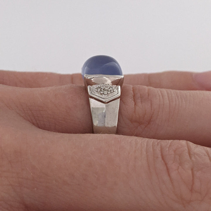 14K WHITE LAVENDER JADE CABOCHON 10X9 WITH (6) MELEE ESTATE RING 4.9 GRAMS