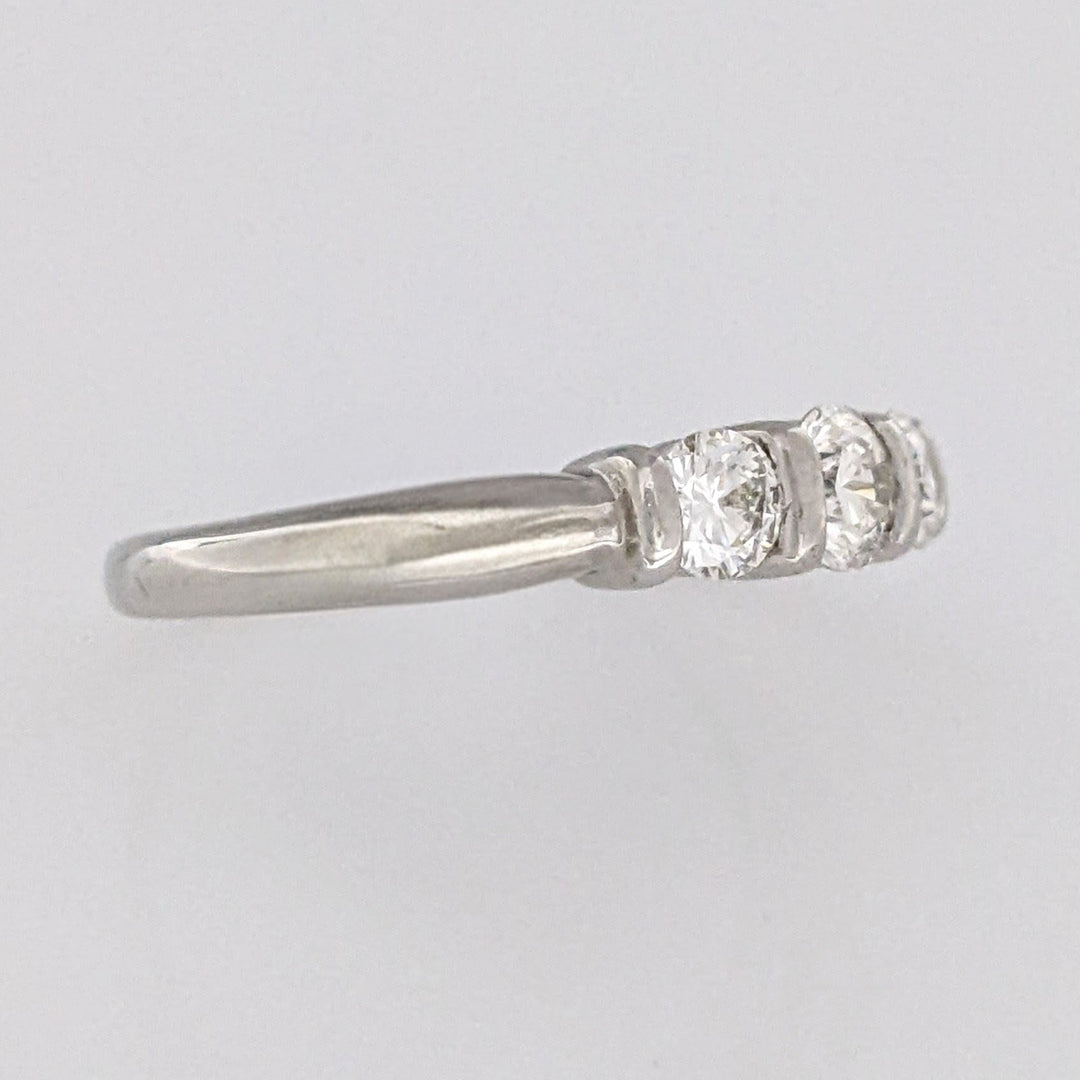 14K WHITE .84 CARAT TOTAL WEIGHT SI1-I1 DIAMOND ROUND (3) BARSET ESTATE RING 3.9 GRAMS