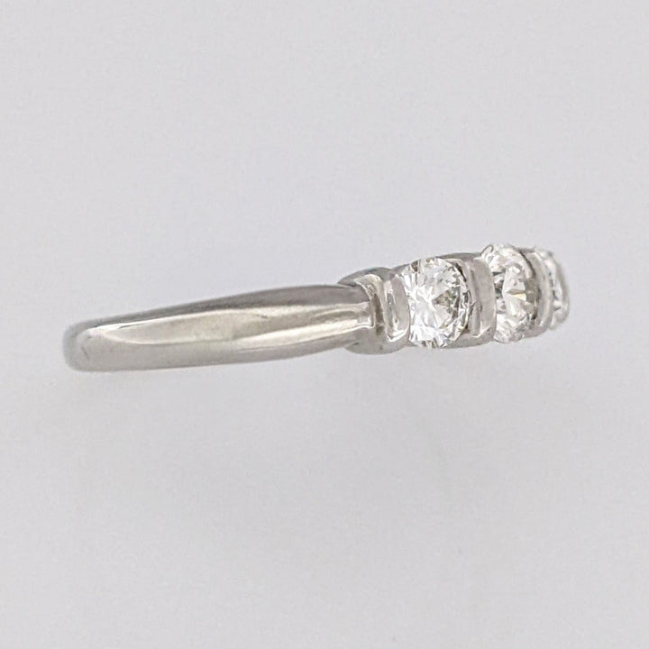 14K WHITE .84 CARAT TOTAL WEIGHT SI1-I1 DIAMOND ROUND (3) BARSET ESTATE RING 3.9 GRAMS