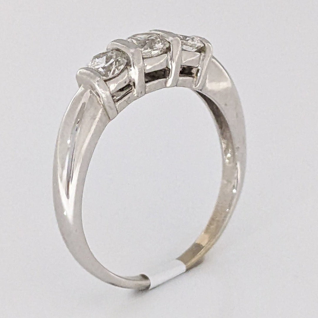 14K WHITE .84 CARAT TOTAL WEIGHT SI1-I1 DIAMOND ROUND (3) BARSET ESTATE RING 3.9 GRAMS