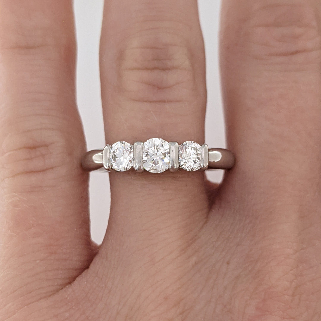 14K WHITE .84 CARAT TOTAL WEIGHT SI1-I1 DIAMOND ROUND (3) BARSET ESTATE RING 3.9 GRAMS