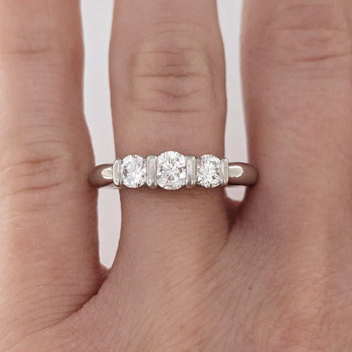 14K WHITE .84 CARAT TOTAL WEIGHT SI1-I1 DIAMOND ROUND (3) BARSET ESTATE RING 3.9 GRAMS