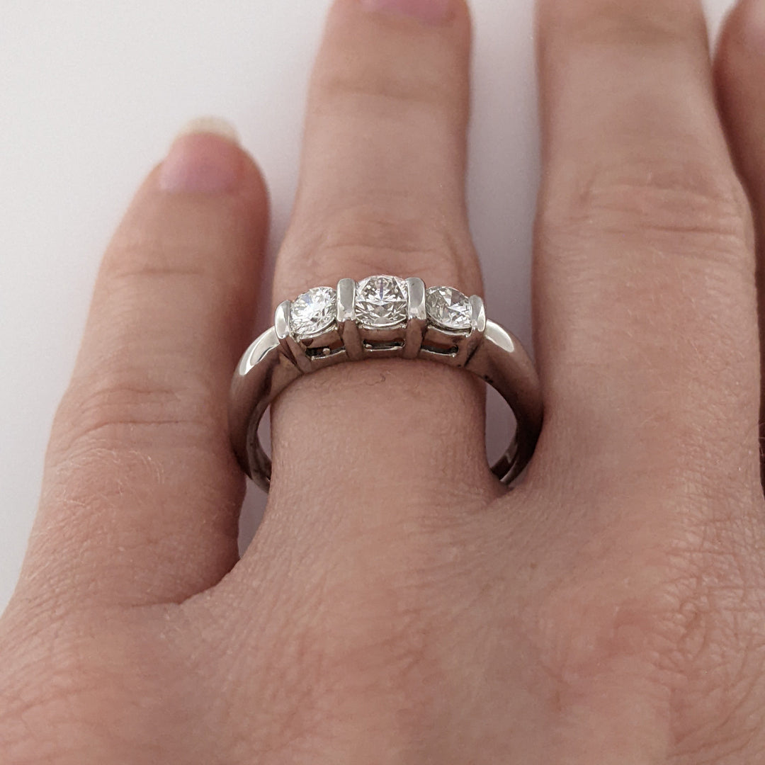 14K WHITE .84 CARAT TOTAL WEIGHT SI1-I1 DIAMOND ROUND (3) BARSET ESTATE RING 3.9 GRAMS