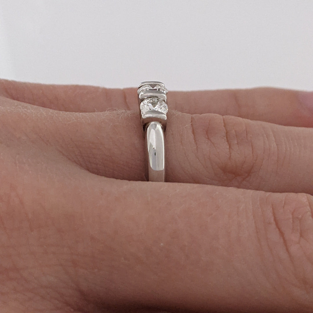 14K WHITE .84 CARAT TOTAL WEIGHT SI1-I1 DIAMOND ROUND (3) BARSET ESTATE RING 3.9 GRAMS