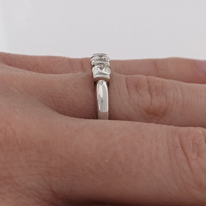 14K WHITE .84 CARAT TOTAL WEIGHT SI1-I1 DIAMOND ROUND (3) BARSET ESTATE RING 3.9 GRAMS