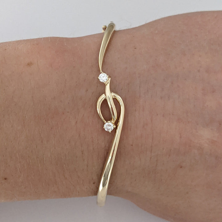 14K .15 CARAT TOTAL WEIGHT VS1 I DIAMOND ROUND (2) ESTATE BANGLE BRACELET 10.4 GRAMS