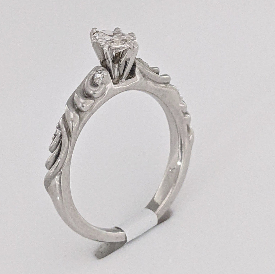 14K WHITE .35 CARAT TOTAL WEIGHT VS H DIAMOND MARQUISE WITH (4) MELEE ETCHED ESTATE RING 3.7 GRAMS