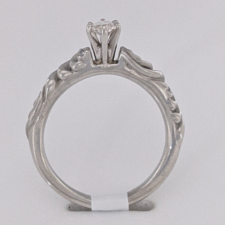 14K WHITE .35 CARAT TOTAL WEIGHT VS H DIAMOND MARQUISE WITH (4) MELEE ETCHED ESTATE RING 3.7 GRAMS