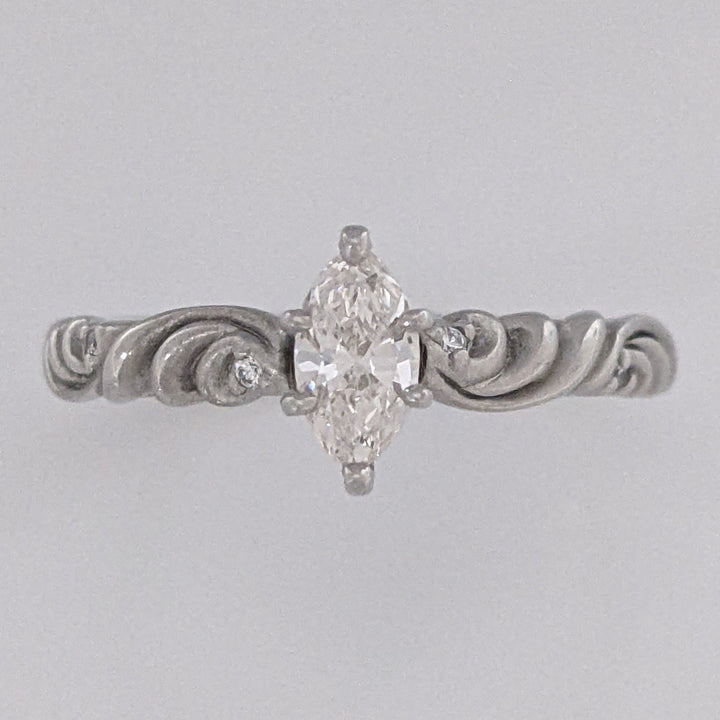 14K WHITE .35 CARAT TOTAL WEIGHT VS H DIAMOND MARQUISE WITH (4) MELEE ETCHED ESTATE RING 3.7 GRAMS