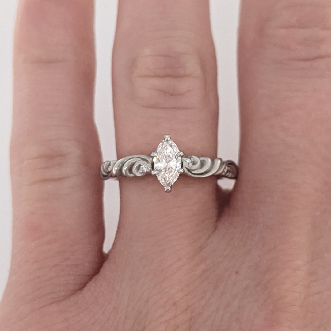 14K WHITE .35 CARAT TOTAL WEIGHT VS H DIAMOND MARQUISE WITH (4) MELEE ETCHED ESTATE RING 3.7 GRAMS