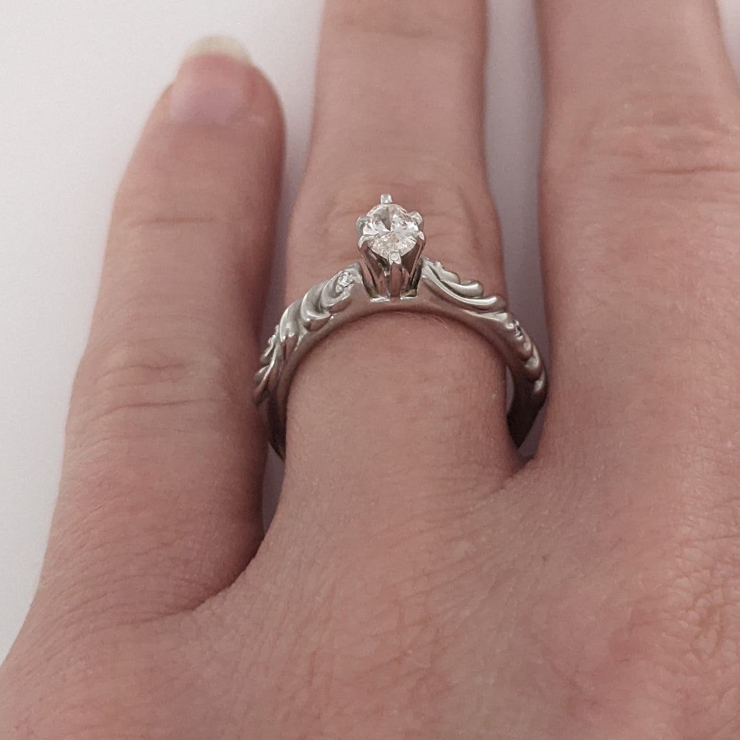 14K WHITE .35 CARAT TOTAL WEIGHT VS H DIAMOND MARQUISE WITH (4) MELEE ETCHED ESTATE RING 3.7 GRAMS