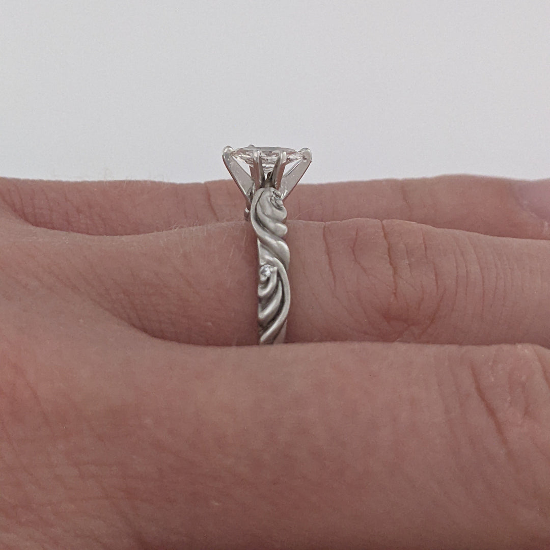 14K WHITE .35 CARAT TOTAL WEIGHT VS H DIAMOND MARQUISE WITH (4) MELEE ETCHED ESTATE RING 3.7 GRAMS