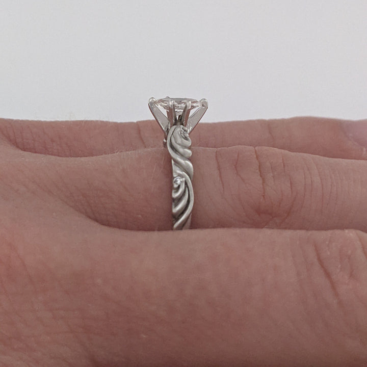 14K WHITE .35 CARAT TOTAL WEIGHT VS H DIAMOND MARQUISE WITH (4) MELEE ETCHED ESTATE RING 3.7 GRAMS