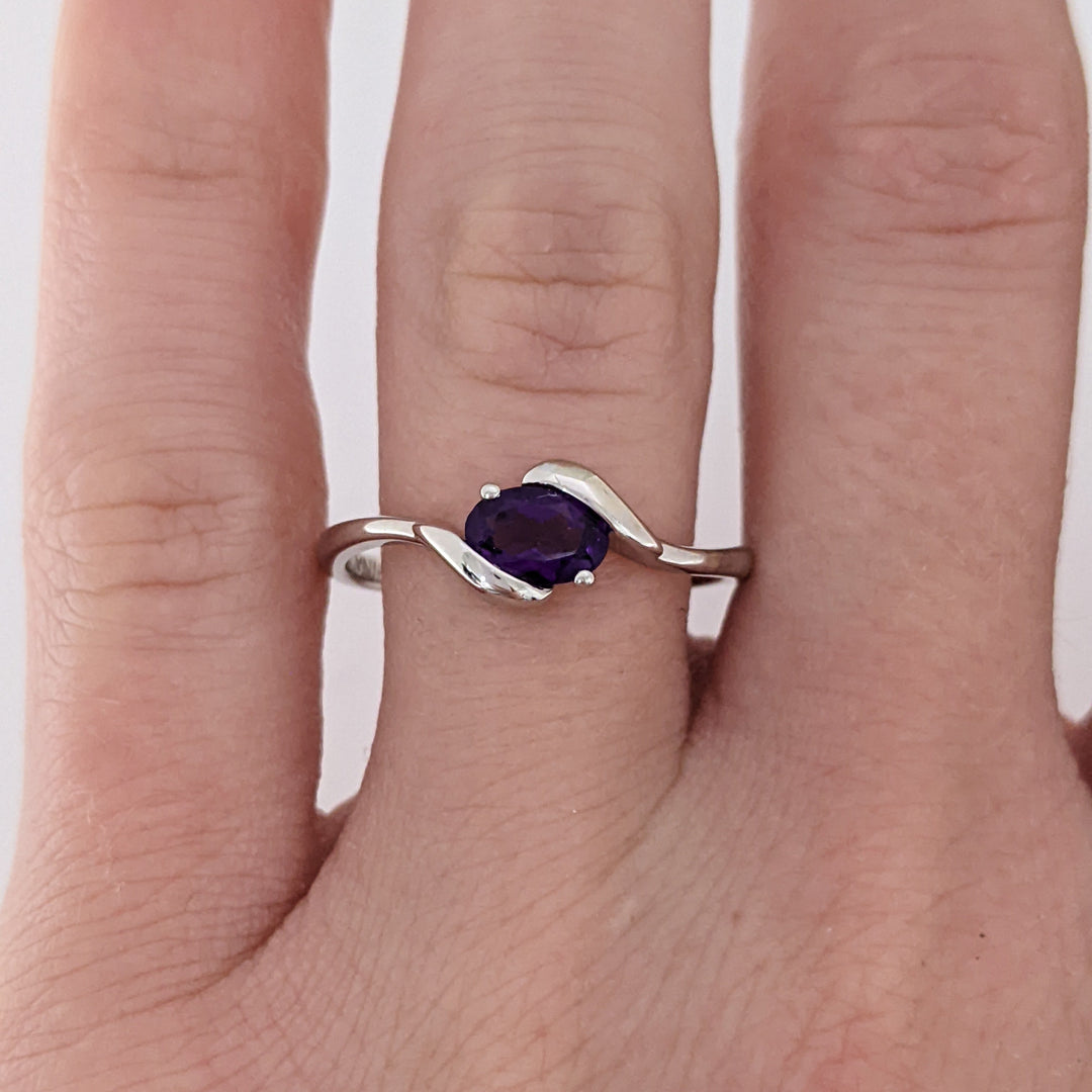 10K WHITE AMETHYST OVAL 4X6 BYPASS ESTATE RING 1.7 GRAMS