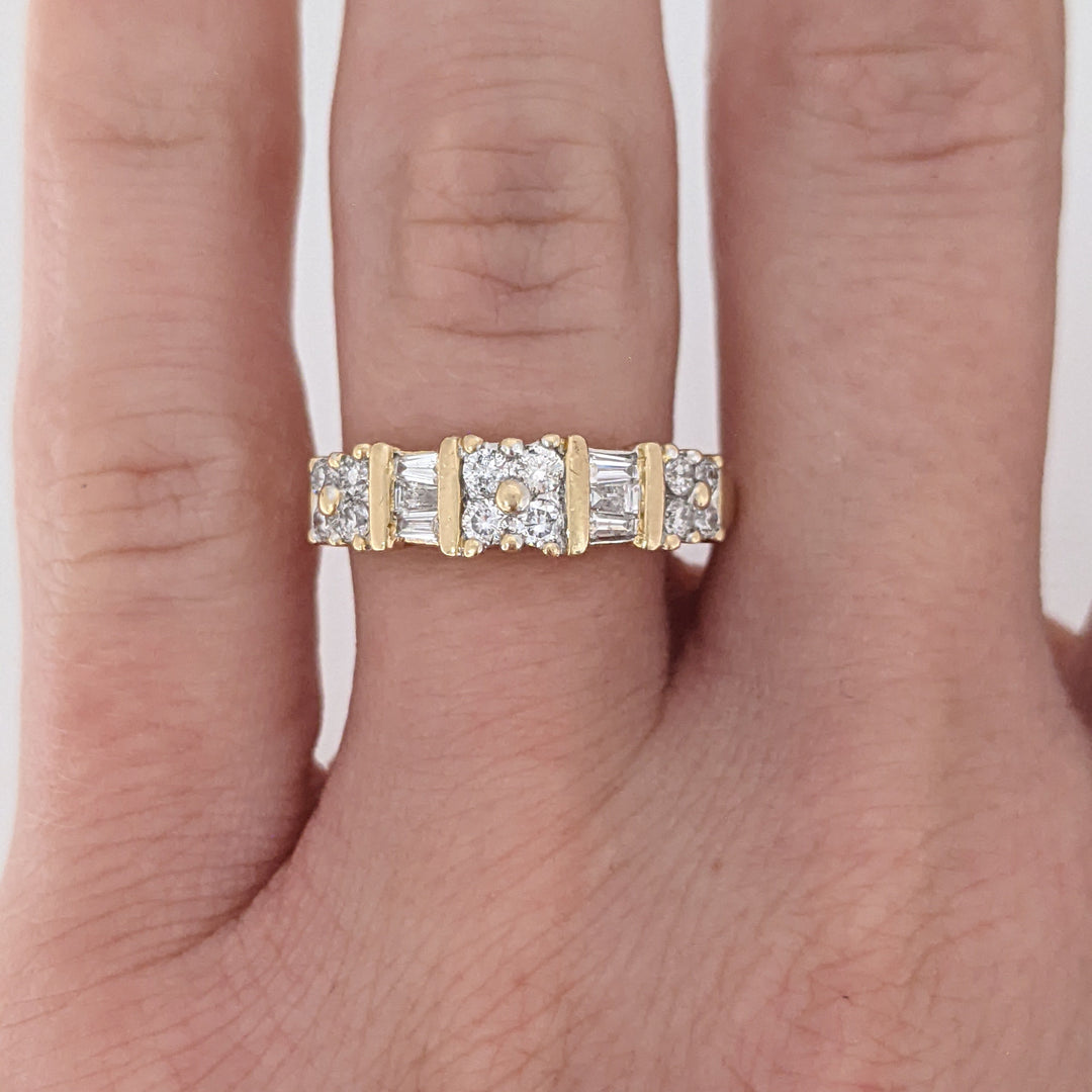 14K .54 CARAT TOTAL WEIGHT SI2 I DIAMOND ROUND (12) BAGUETTE (6) ESTATE BAND 2.8 GRAMS