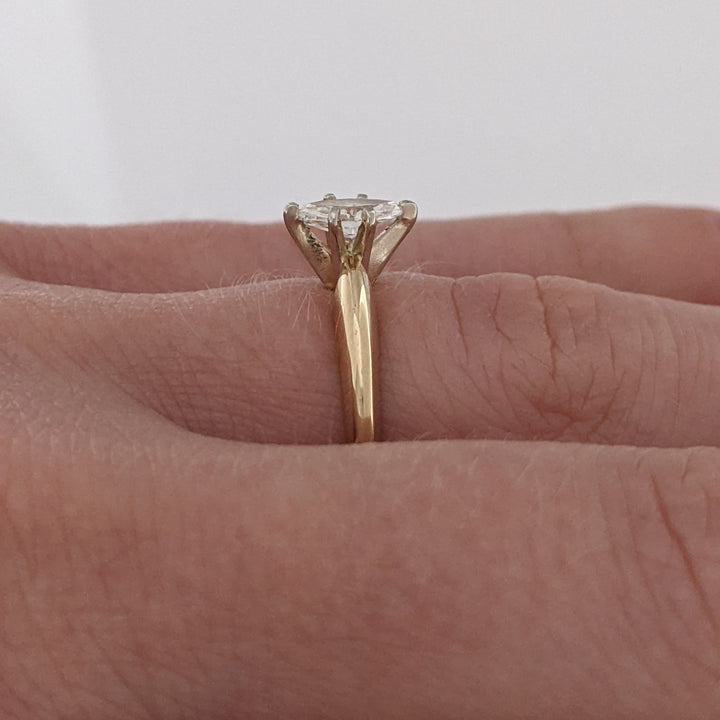 14K .27 CARAT TOTAL SI1 H DIAMOND MARQUISE CUT SOLITAIRE ESTATE RING 2.1 GRAMS