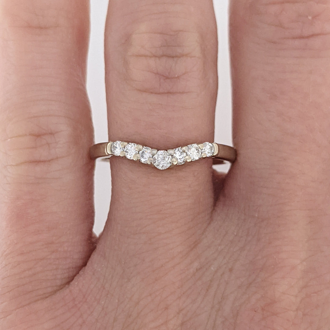 10K WHITE .22 CARAT TOTAL WEIGHT SI1 H DIAMOND ROUND (7) CURVED ESTATE BAND 2.5 GRAMS