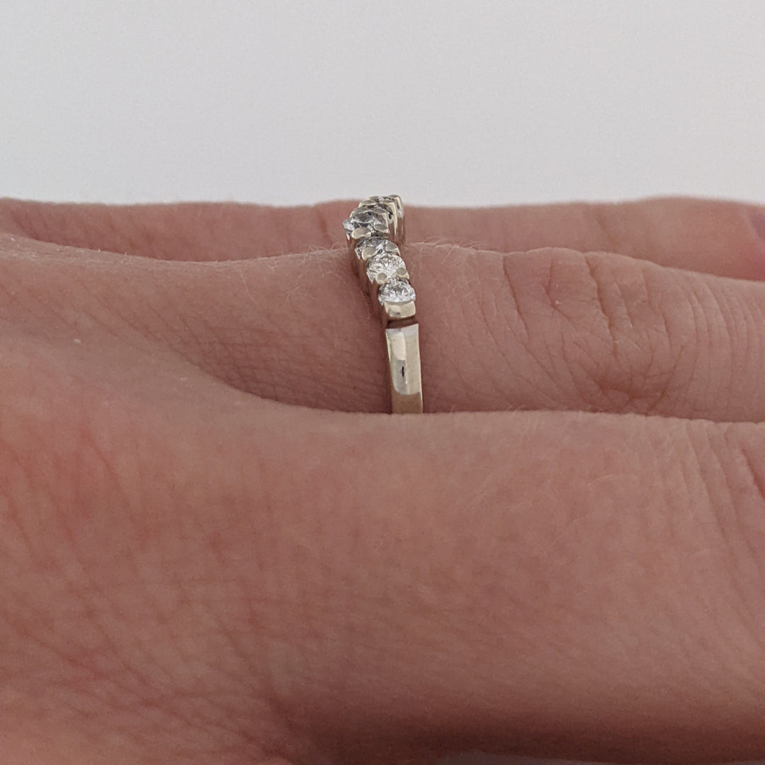 10K WHITE .22 CARAT TOTAL WEIGHT SI1 H DIAMOND ROUND (7) CURVED ESTATE BAND 2.5 GRAMS