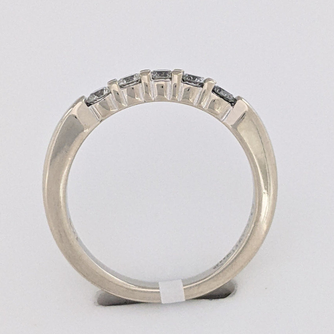 14K WHITE .25 CARAT TOTAL WEIGHT VS2 I DIAMOND ROUND (5) ESTATE PRONG SET BAND 2.9 GRAMS