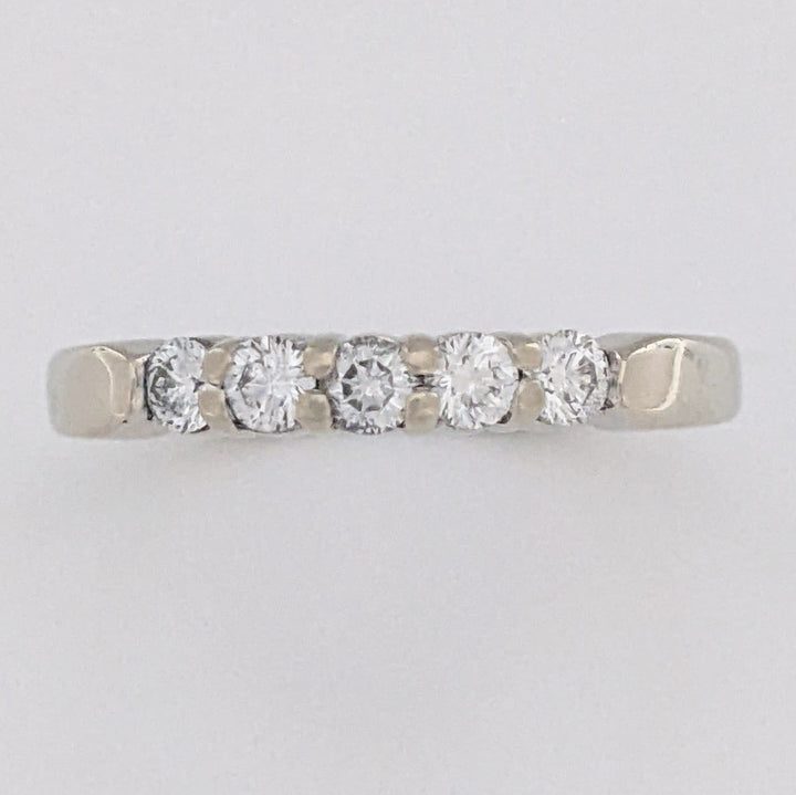 14K WHITE .25 CARAT TOTAL WEIGHT VS2 I DIAMOND ROUND (5) ESTATE PRONG SET BAND 2.9 GRAMS