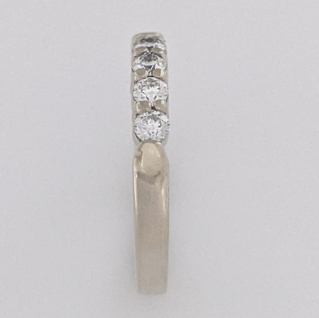 14K WHITE .25 CARAT TOTAL WEIGHT VS2 I DIAMOND ROUND (5) ESTATE PRONG SET BAND 2.9 GRAMS