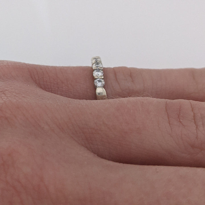 14K WHITE .25 CARAT TOTAL WEIGHT VS2 I DIAMOND ROUND (5) ESTATE PRONG SET BAND 2.9 GRAMS