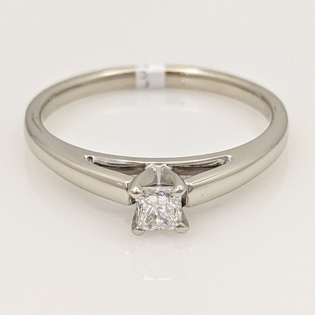 14K WHITE .20 CARAT TOTAL I1 H DIAMOND PRINCESS CUT RAISED SHOULDER ESTATE RING 2.7 GRAMS