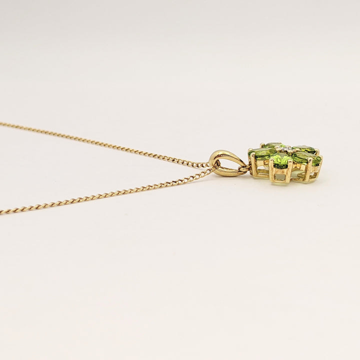 10K PERIDOT OVAL 4X5 (5) WITH MELEE ESTATE PENDANT & CHAIN 3.0 GRAMS