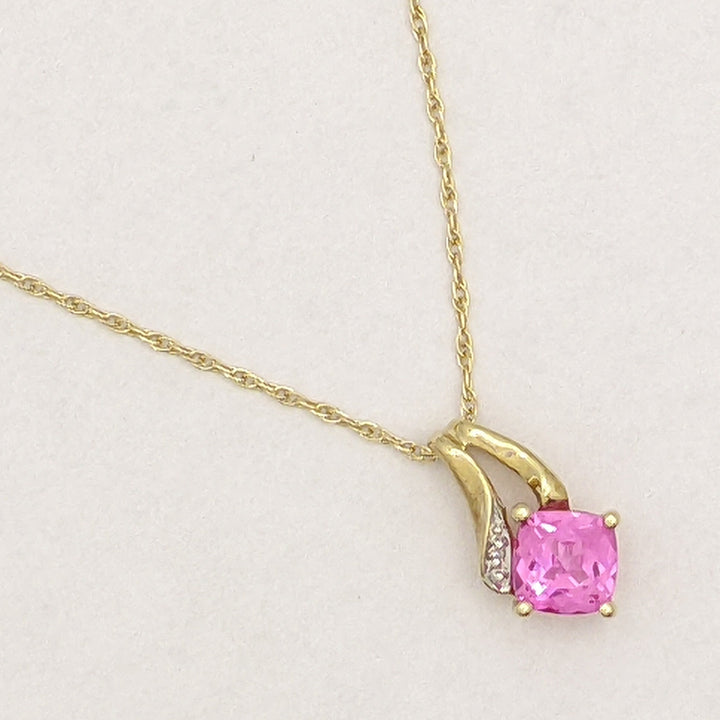 10K LAB-CREATED PINK SAPPHIRE CUSHION CUT 6MM WITH MELEE ESTATE PENDANT & CHAIN 1.7 GRAMS