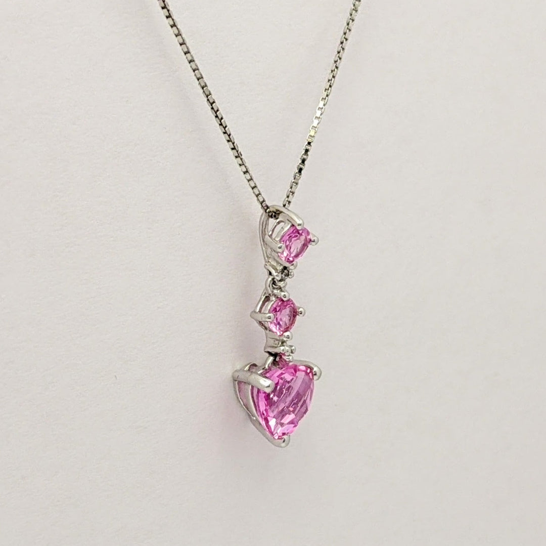 10K WHITE LAB-CREATED SAPPHIRE HEART 6.5MM (1) WITH (2) ROUND ESTATE PENDANT & CHAIN 1.6 GRAMS