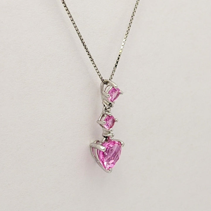 10K WHITE LAB-CREATED SAPPHIRE HEART 6.5MM (1) WITH (2) ROUND ESTATE PENDANT & CHAIN 1.6 GRAMS