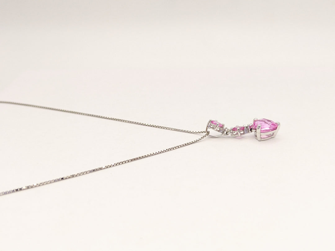 10K WHITE LAB-CREATED SAPPHIRE HEART 6.5MM (1) WITH (2) ROUND ESTATE PENDANT & CHAIN 1.6 GRAMS