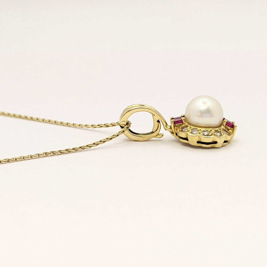 18K PEARL ROUND 7MM WITH .10 DIAMOND TOTAL WEIGHT (10) ROUND AND RUBY (2) PRINCESS CUT ESTATE PENDANT & 14K CHAIN 5.0 GRAMS