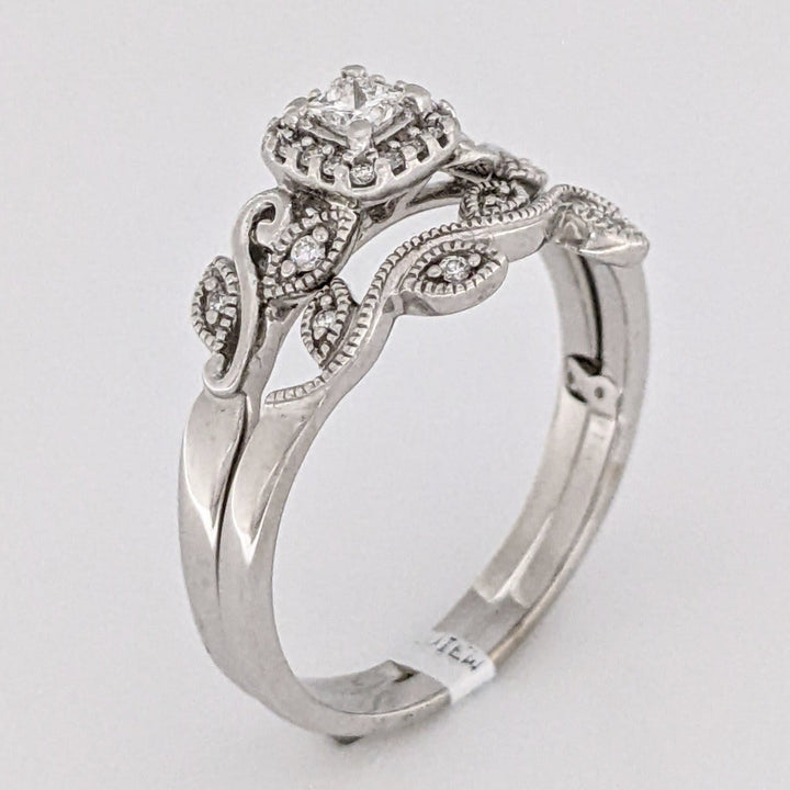 10K WHITE .23 CARAT TOTAL WEIGHT SI1 G DIAMOND PRINCESS CUT (1) ROUND (16) ESTATE RING/BAND 4.9 GRAMS