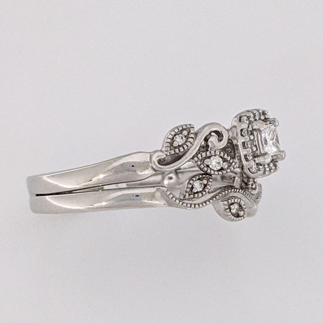 10K WHITE .23 CARAT TOTAL WEIGHT SI1 G DIAMOND PRINCESS CUT (1) ROUND (16) ESTATE RING/BAND 4.9 GRAMS