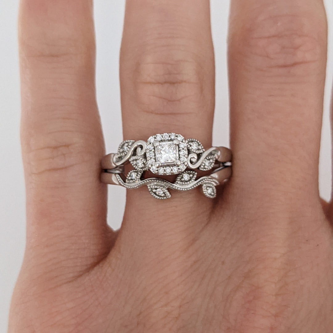 10K WHITE .23 CARAT TOTAL WEIGHT SI1 G DIAMOND PRINCESS CUT (1) ROUND (16) ESTATE RING/BAND 4.9 GRAMS