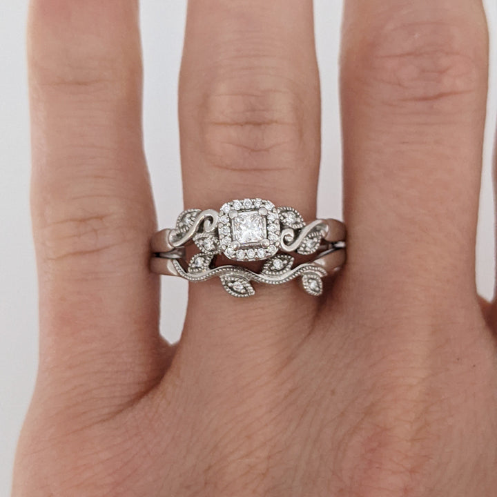 10K WHITE .23 CARAT TOTAL WEIGHT SI1 G DIAMOND PRINCESS CUT (1) ROUND (16) ESTATE RING/BAND 4.9 GRAMS